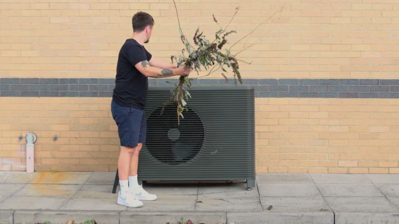Video thumbnail - DE Mach deine Wärmepumpe wintertauglich - beseitige Ablagerung rund um deine Wärmepumpe